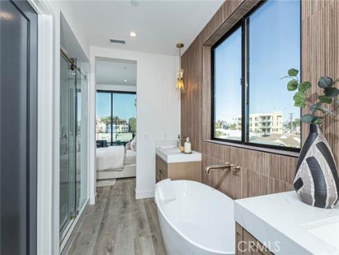 328 3rd Street, Huntington Beach, CA