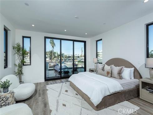 328 3rd Street, Huntington Beach, CA