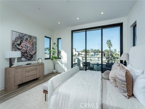 328 3rd Street, Huntington Beach, CA