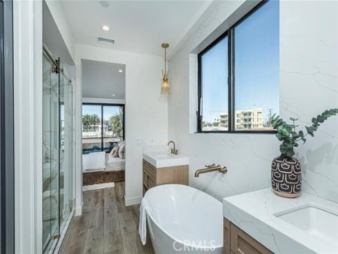 328 3rd Street, Huntington Beach, CA