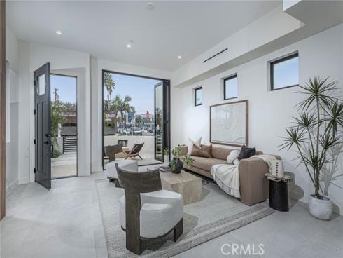 328 3rd Street, Huntington Beach, CA