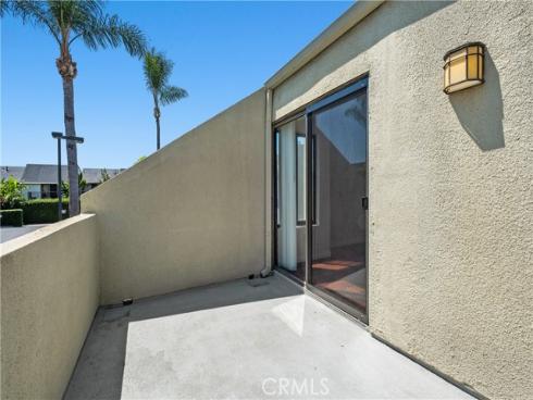 17652 Sergio 202 Circle, Huntington Beach, CA