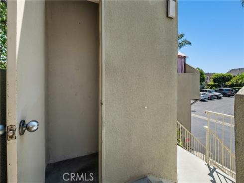 17652 Sergio 202 Circle, Huntington Beach, CA