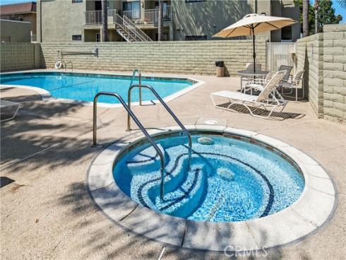 17652 Sergio 202 Circle, Huntington Beach, CA