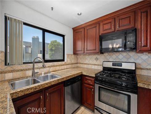 17652 Sergio 202 Circle, Huntington Beach, CA