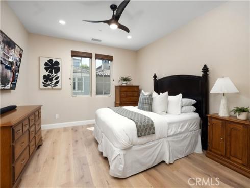 8454  Hibiscus  , Huntington Beach, CA