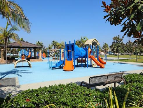 8454  Hibiscus  , Huntington Beach, CA