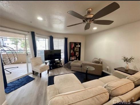 1200 Pacific Coast , Huntington Beach, CA