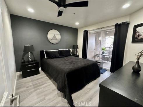 1200 Pacific Coast , Huntington Beach, CA