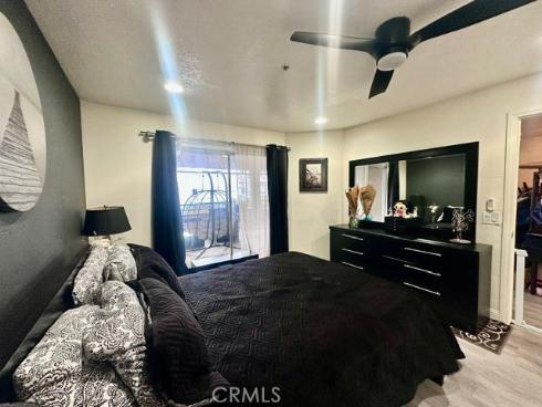 1200 Pacific Coast , Huntington Beach, CA