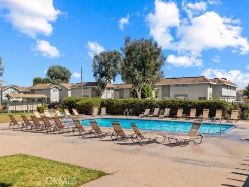 9705 Bickley 5 Drive, Huntington Beach, CA