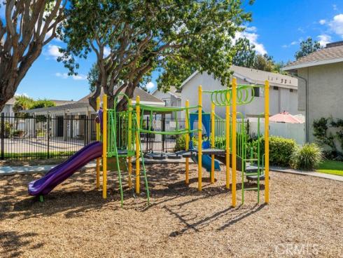 9705 Bickley 5 Drive, Huntington Beach, CA
