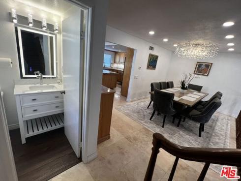 7825 Seaglen Drive, Huntington Beach, CA