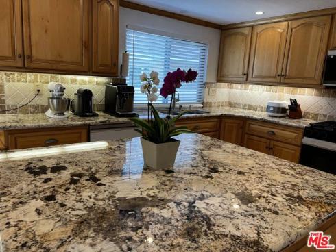 7825 Seaglen Drive, Huntington Beach, CA