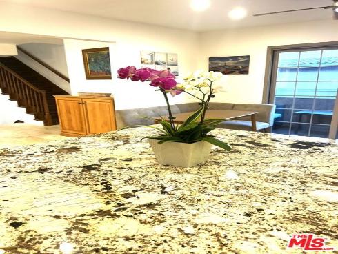 7825 Seaglen Drive, Huntington Beach, CA