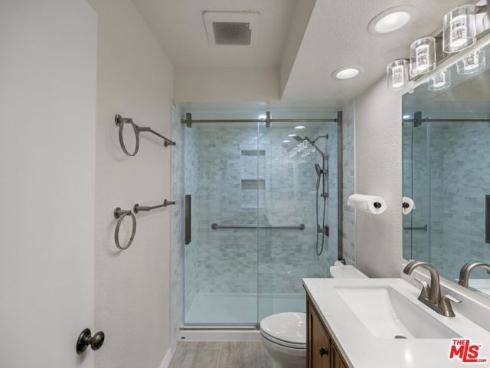 7825 Seaglen Drive, Huntington Beach, CA