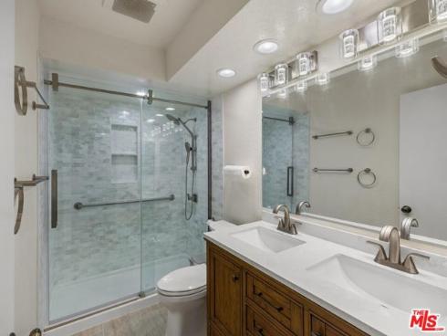7825 Seaglen Drive, Huntington Beach, CA