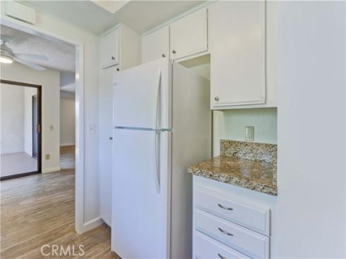 8633 Portola 17-E Court, Huntington Beach, CA