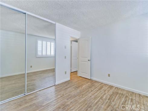 8633 Portola 17-E Court, Huntington Beach, CA