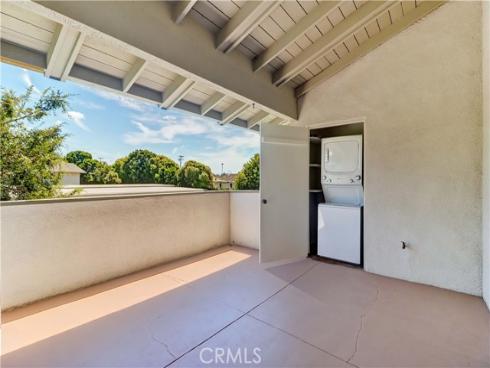 8633 Portola 17-E Court, Huntington Beach, CA