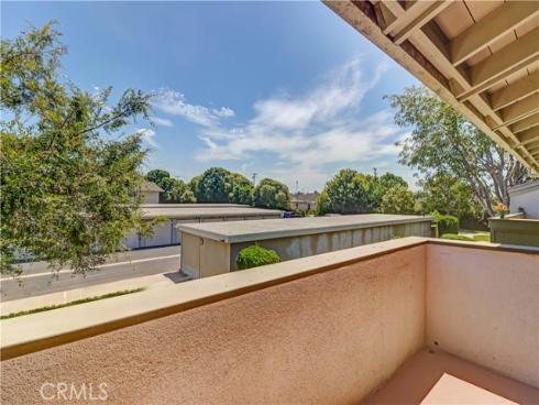 8633 Portola 17-E Court, Huntington Beach, CA