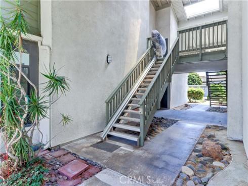 8633 Portola 17-E Court, Huntington Beach, CA