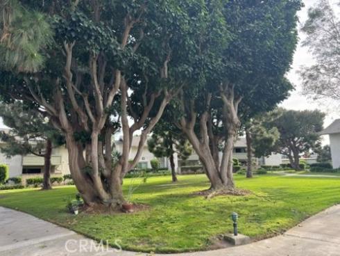 8633 Portola 17-E Court, Huntington Beach, CA