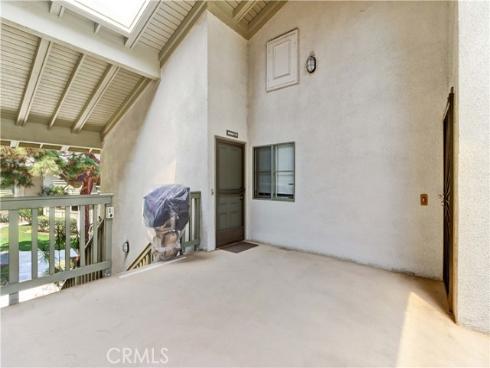 8633 Portola 17-E Court, Huntington Beach, CA