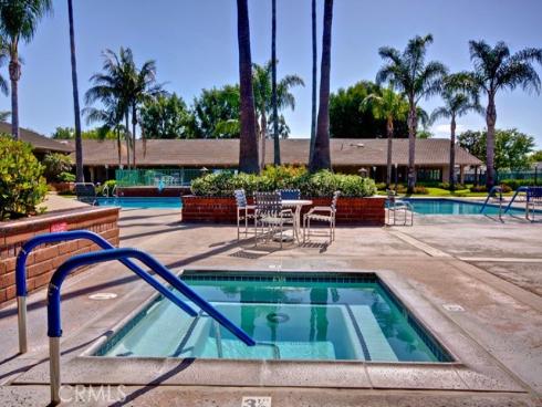 8633 Portola 17-E Court, Huntington Beach, CA