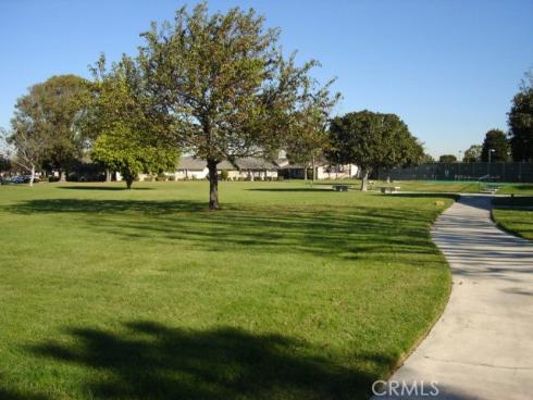 8633 Portola 17-E Court, Huntington Beach, CA