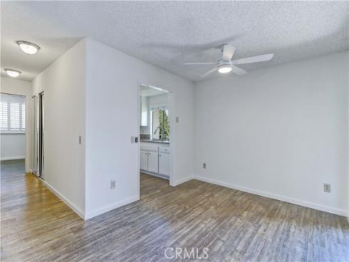 8633 Portola 17-E Court, Huntington Beach, CA