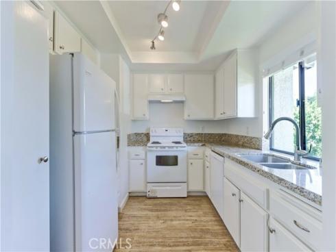 8633 Portola 17-E Court, Huntington Beach, CA