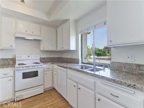 8633 Portola 17-E Court, Huntington Beach, CA