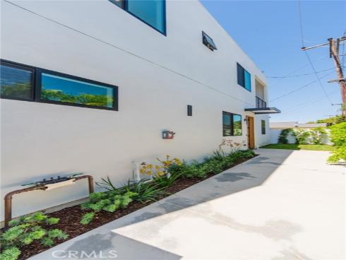 8251 Friesland Drive, Huntington Beach, CA