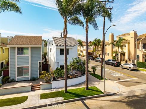 427 21st Street, Huntington Beach, CA