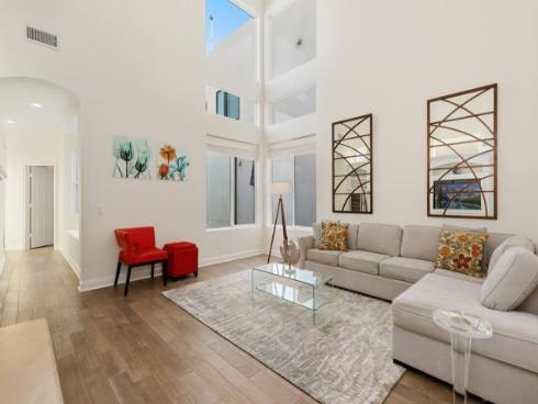 206 2nd , Huntington Beach, CA