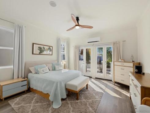 206 2nd , Huntington Beach, CA