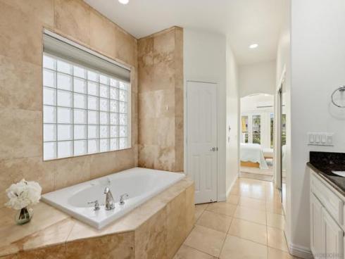 206 2nd , Huntington Beach, CA