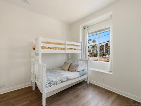 206 2nd , Huntington Beach, CA