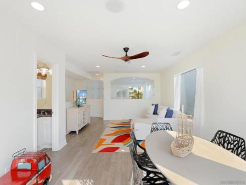 206 2nd , Huntington Beach, CA