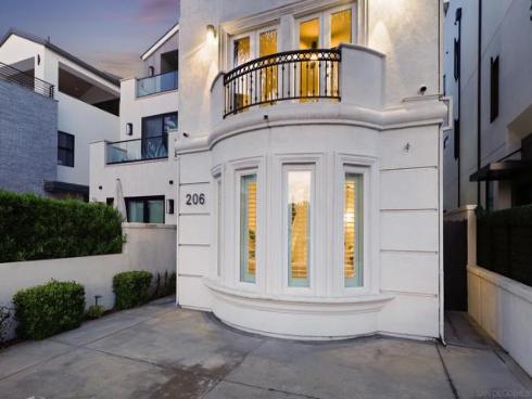 206 2nd , Huntington Beach, CA