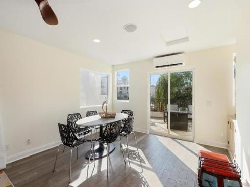 206 2nd , Huntington Beach, CA