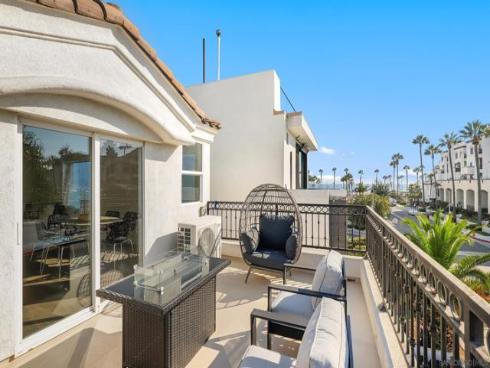 206 2nd , Huntington Beach, CA