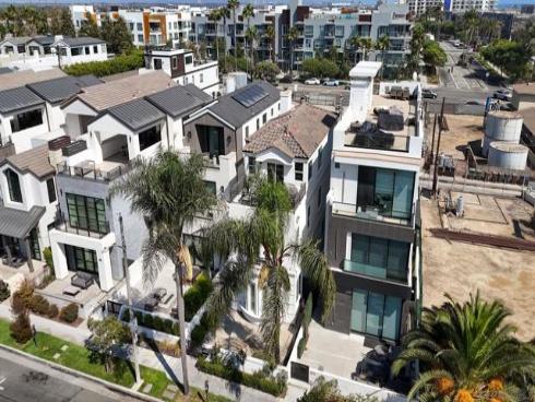 206 2nd , Huntington Beach, CA