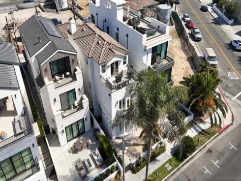 206 2nd , Huntington Beach, CA
