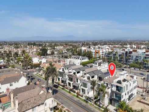 206 2nd , Huntington Beach, CA