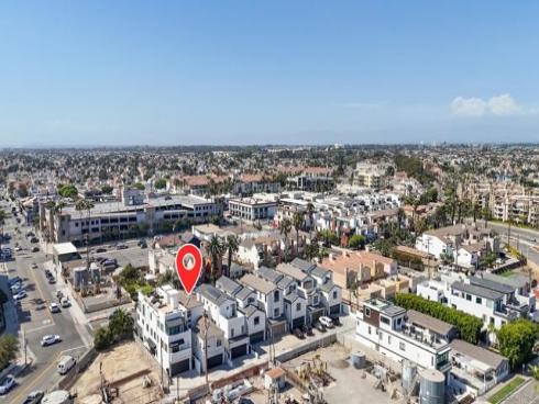 206 2nd , Huntington Beach, CA