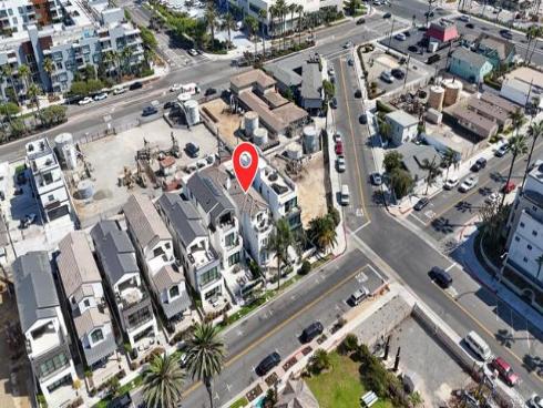 206 2nd , Huntington Beach, CA