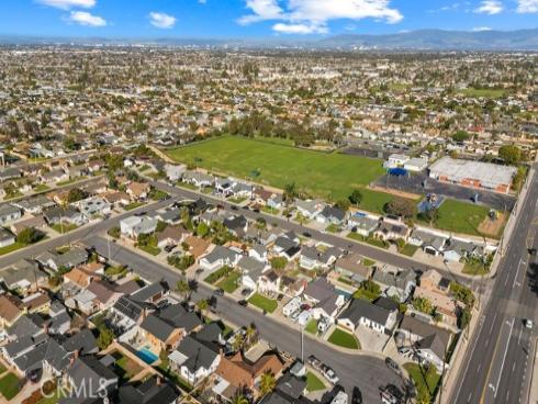 8181  Holland   Drive, Huntington Beach, CA