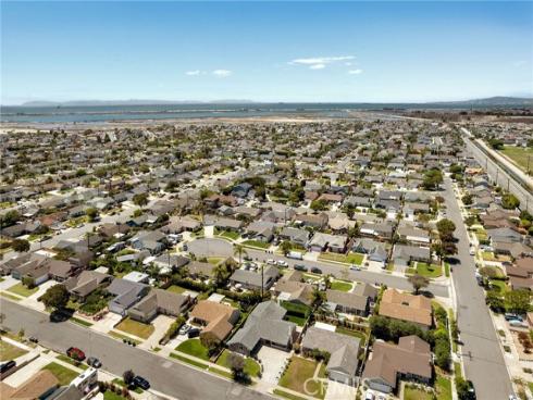 17571 Wrightwood , Huntington Beach, CA